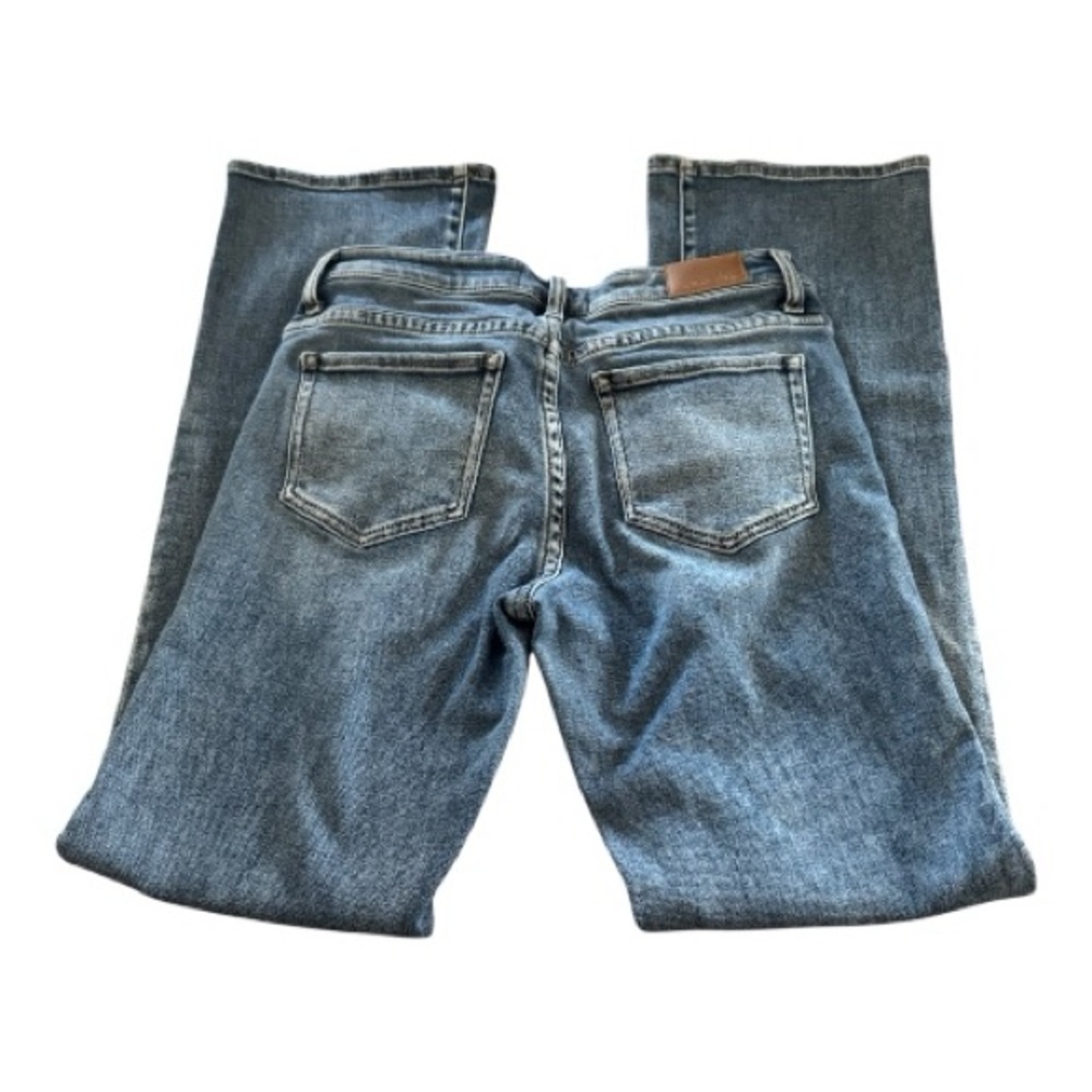 Buckle BKE Light Blue Straight Leg Jeans